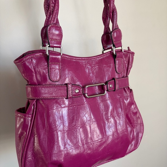 fuschia faux croc leather shoulder tote bag - Picture 4 of 14